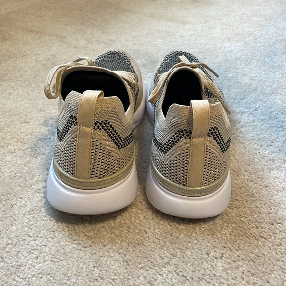 APL Techloom Breeze Gold Metallic/ Black Size 10 Sneakers - Picture 4 of 5